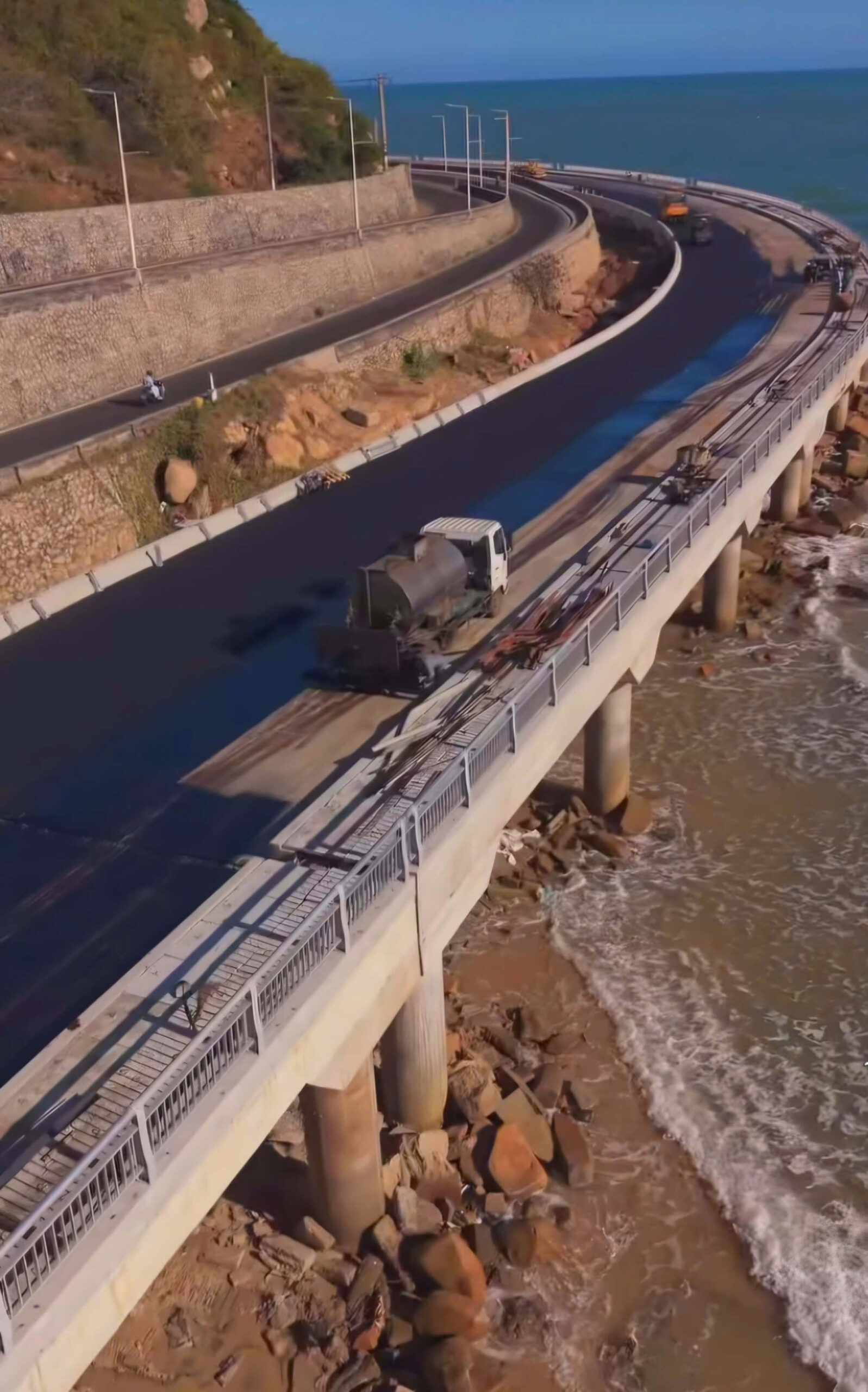 Cầu ngắm biển đèo nước ngọt